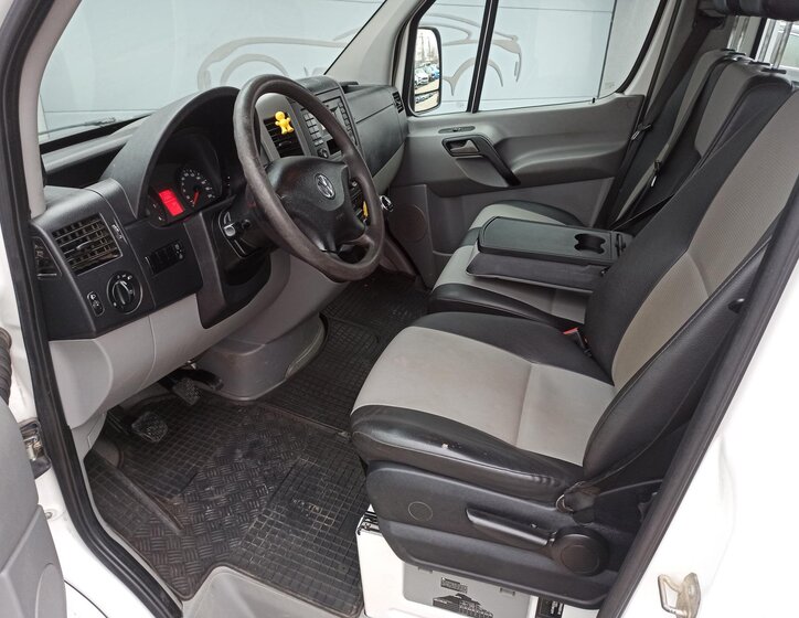 Volkswagen Crafter 8