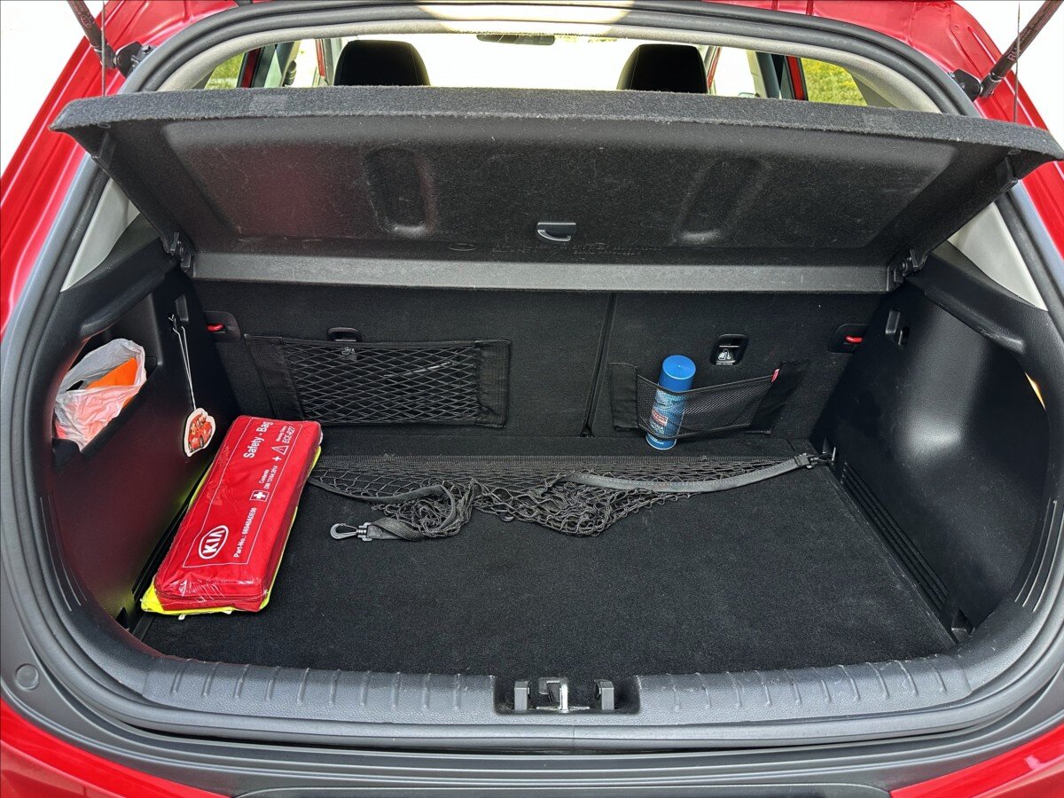 KIA Stonic SUV / Terénní 1,6 l 81 kw