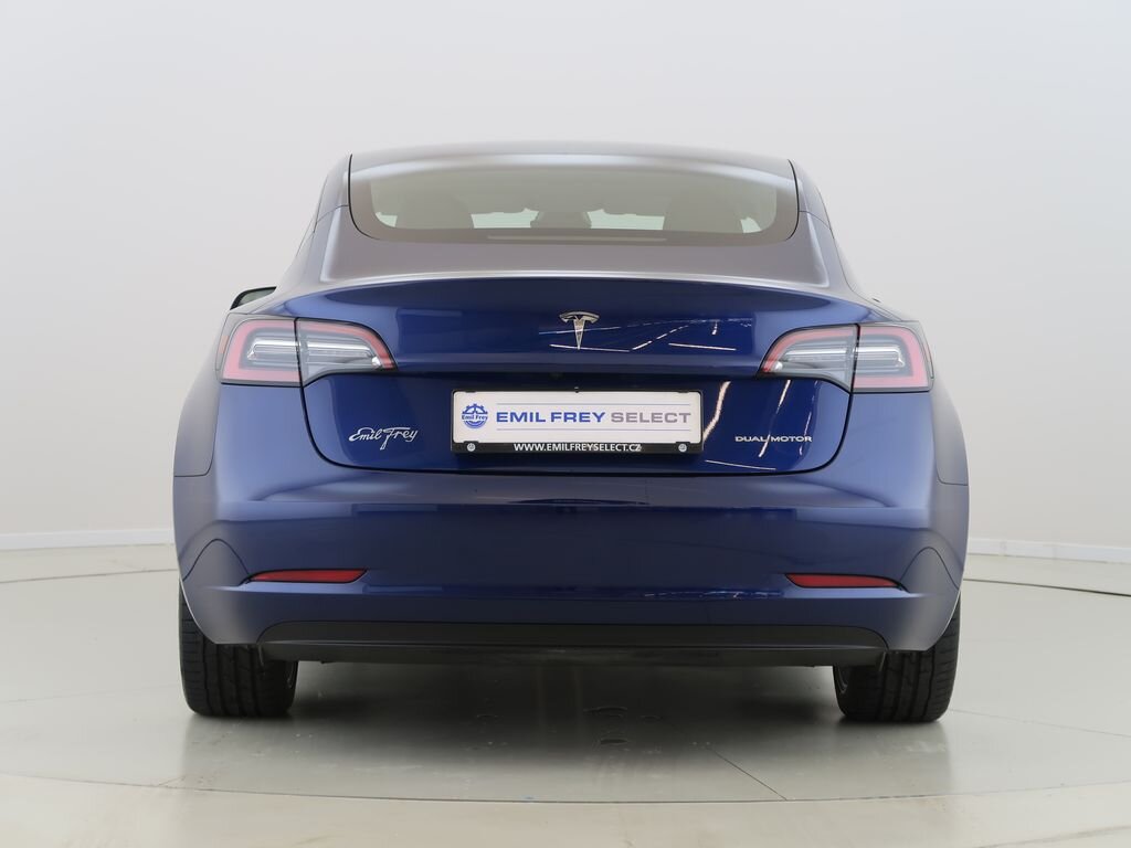 Tesla Model 3 Sedan / Limuzína 0,0 0