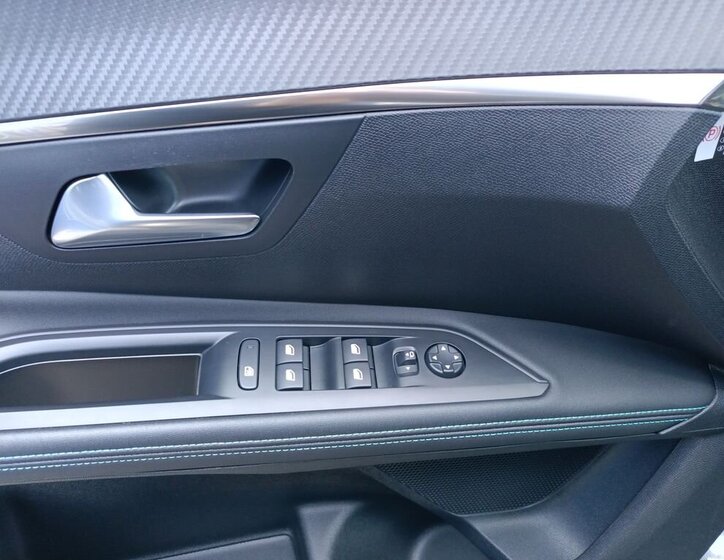 Peugeot 5008 SUV / Terénní 1,5 l 96 kw