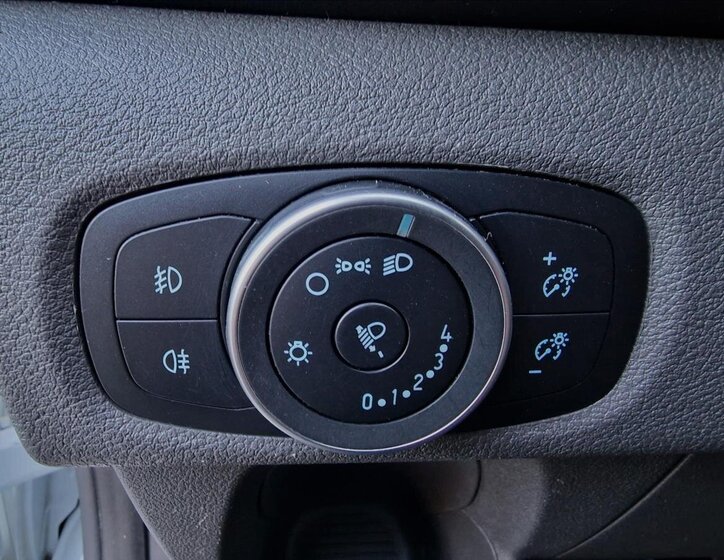 Ford Transit Custom Skříň 2,0 l 77 kw