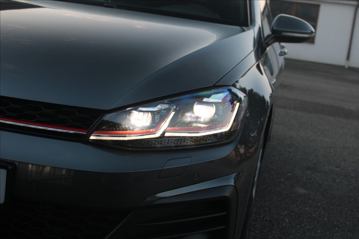 Volkswagen Golf Hatchback 2,0 l 180 kw