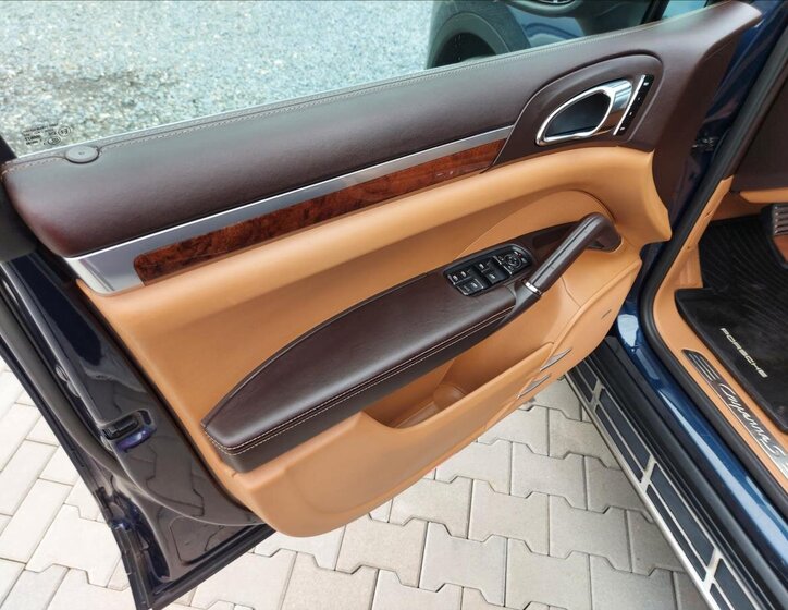 Porsche Cayenne SUV / Terénní 3,0 l 245 kw