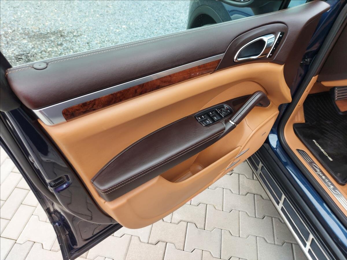 Porsche Cayenne SUV / Terénní 3,0 l 245 kw