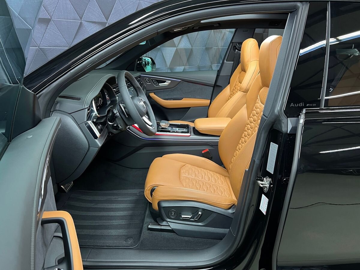 Audi RS Q8 SUV / Terénní 4,0 l 471 kw