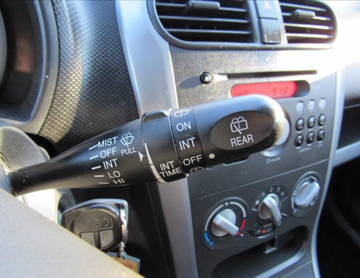 Suzuki Splash Hatchback 996,0 48 kw