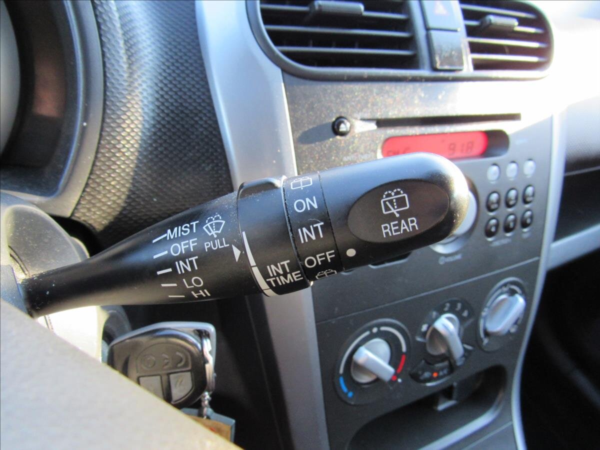 Suzuki Splash Hatchback 996,0 48 kw