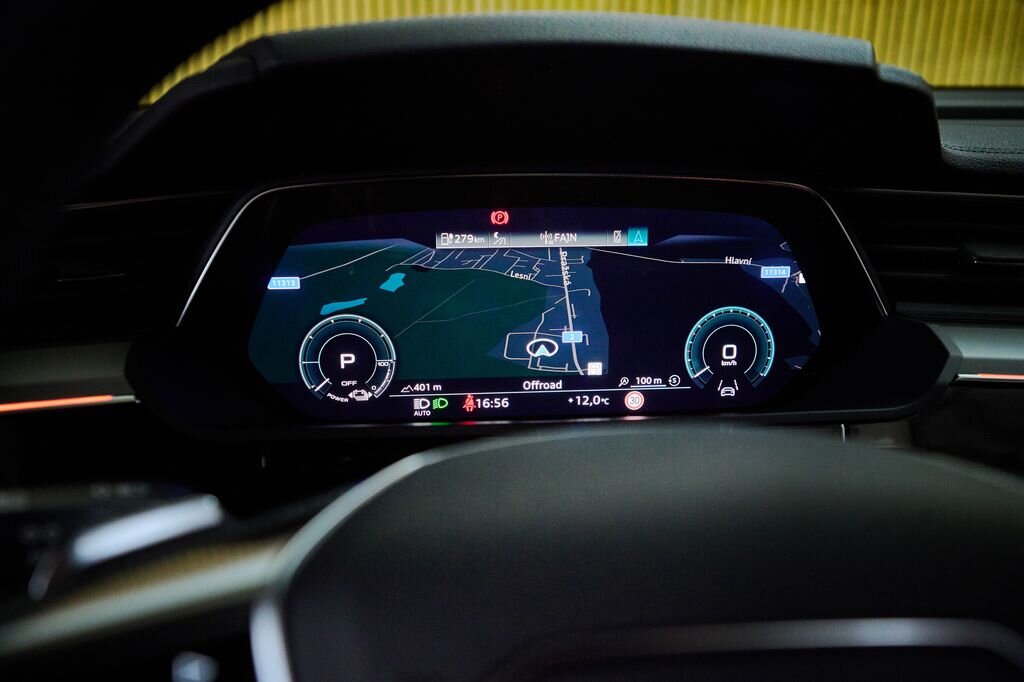 Audi e-tron SUV / Terénní 0,0 300 kw