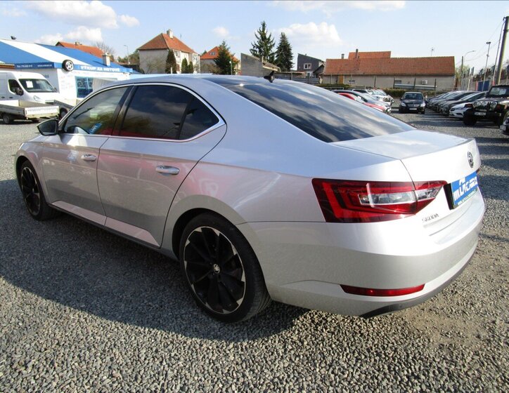 Škoda Superb Sedan / Limuzína 2,0 l 110 kw