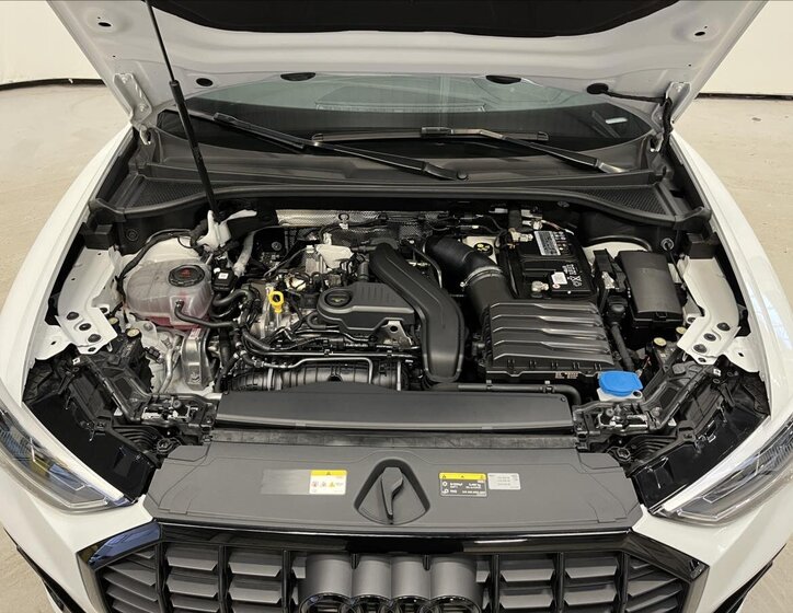 Audi Q3 SUV 1,5 l 110 kw