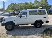 Toyota Land Cruiser 4