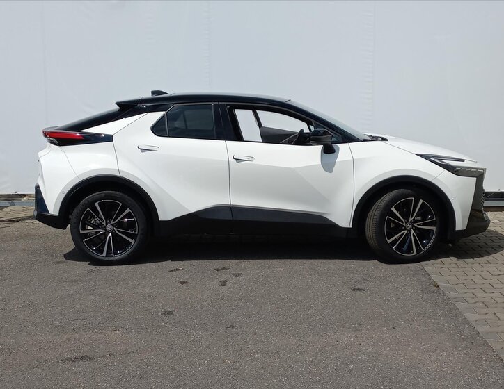 Toyota C-HR CUV / Crossover 1,8 l 72 kw