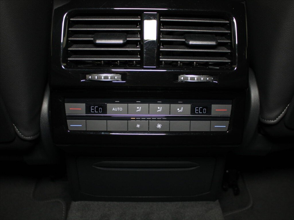 Volkswagen Touareg SUV 3,0 l 210 kw