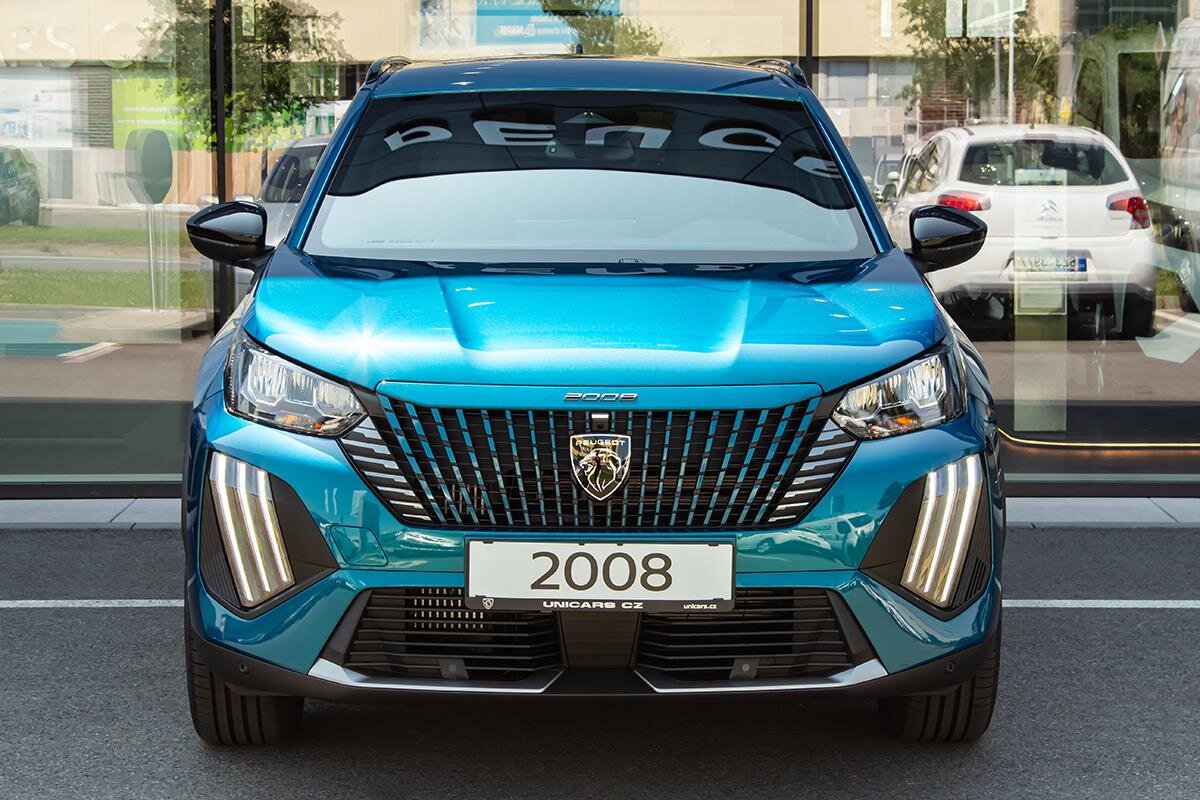Peugeot 2008 SUV 1,2 l 100 kw