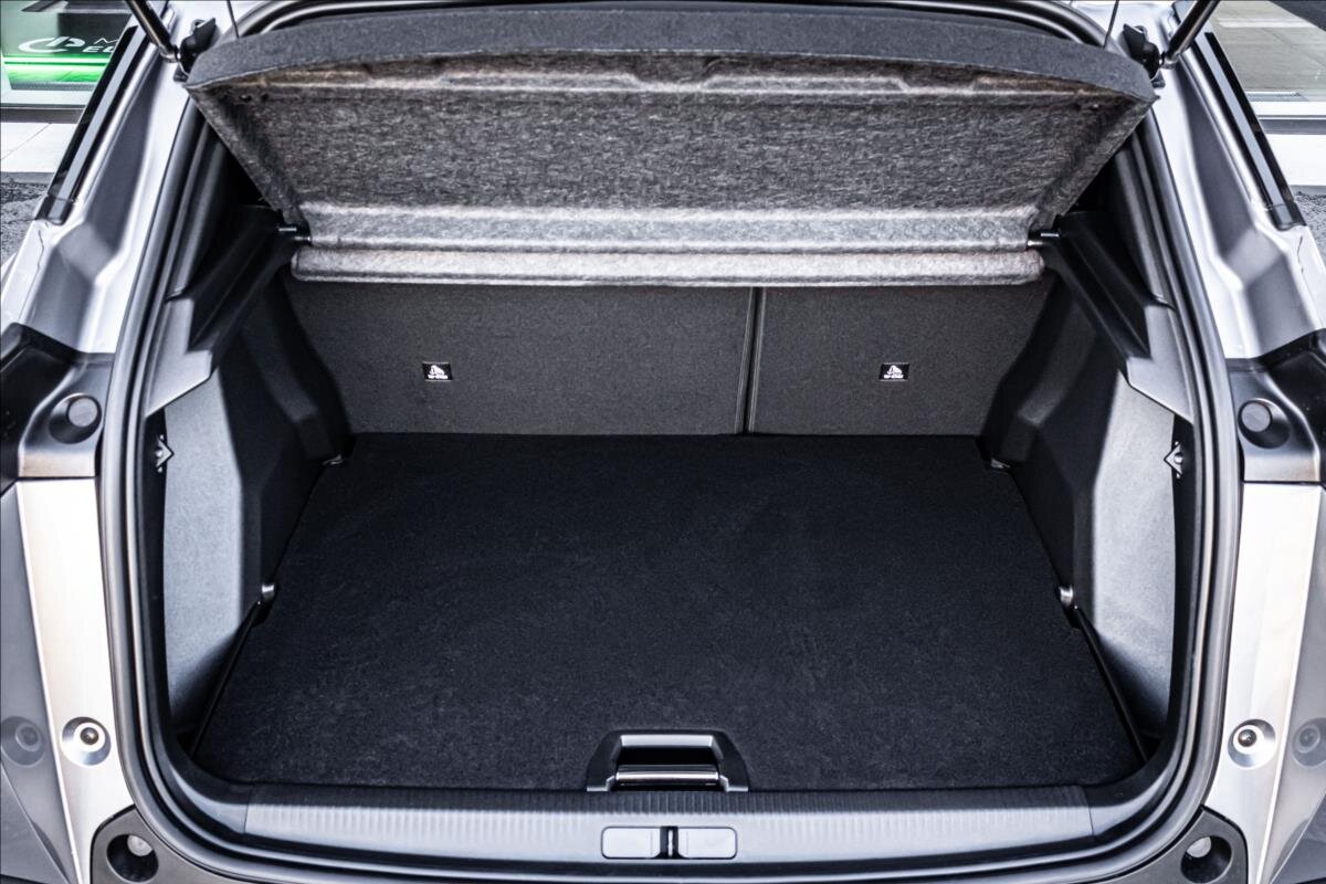 Peugeot 2008 SUV 1,2 l 100 kw