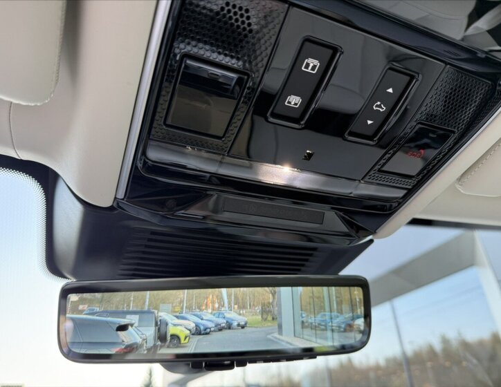 Land Rover Range Rover SUV / Terénní 4,4 l 390 kw