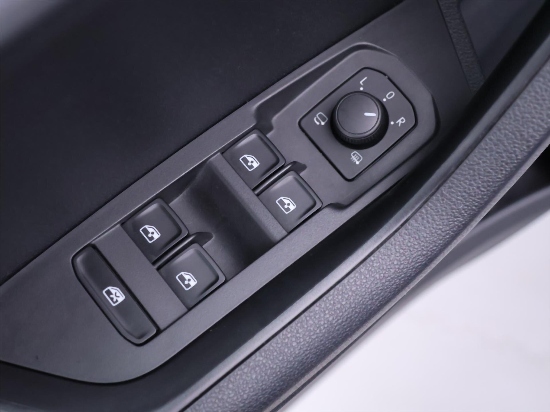 Škoda Karoq SUV 1,5 l 110 kw