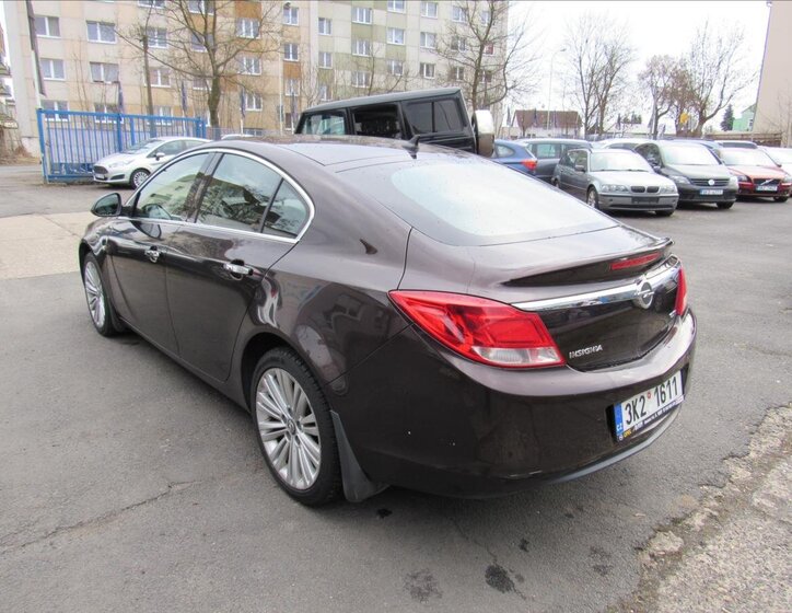 Opel Insignia Sedan / Limuzína 2,0 l 118 kw