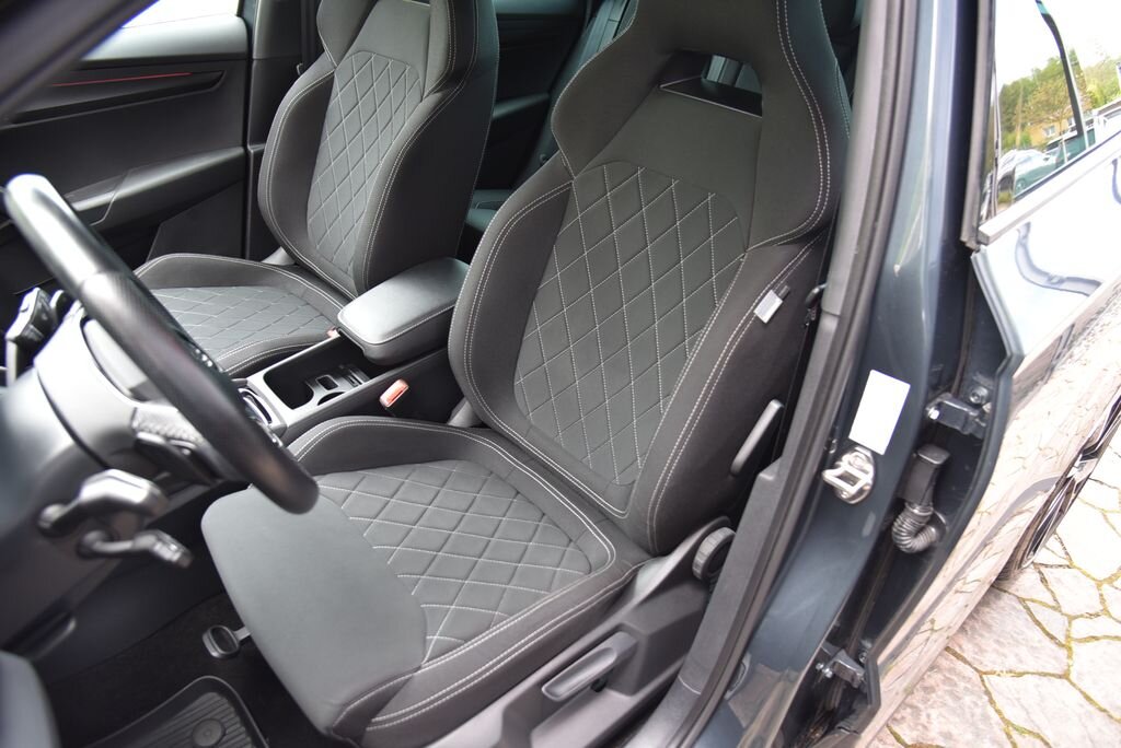 Škoda Karoq SUV / Terénní 1,5 l 110 kw