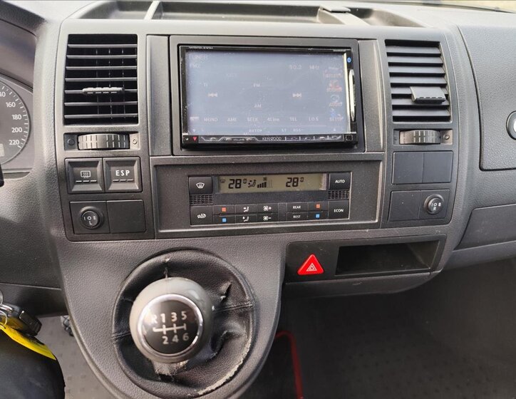 Volkswagen Caravelle Ostatní 2,5 l 96 kw