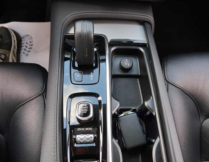 Volvo XC90 SUV 2,0 l 173 kw