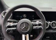 Mercedes-Benz GLA 10