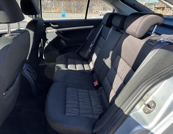 Škoda Octavia Sedan / Limuzína 1,6 l 77 kw