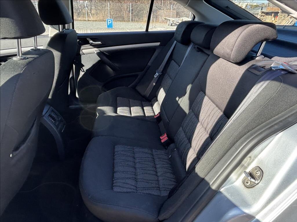 Škoda Octavia Sedan / Limuzína 1,6 l 77 kw