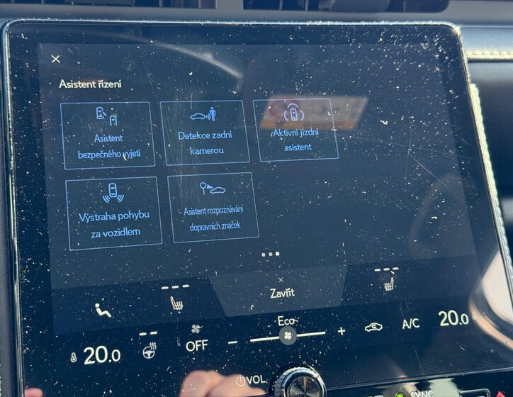 Lexus LBX SUV 1,5 l 67 kw