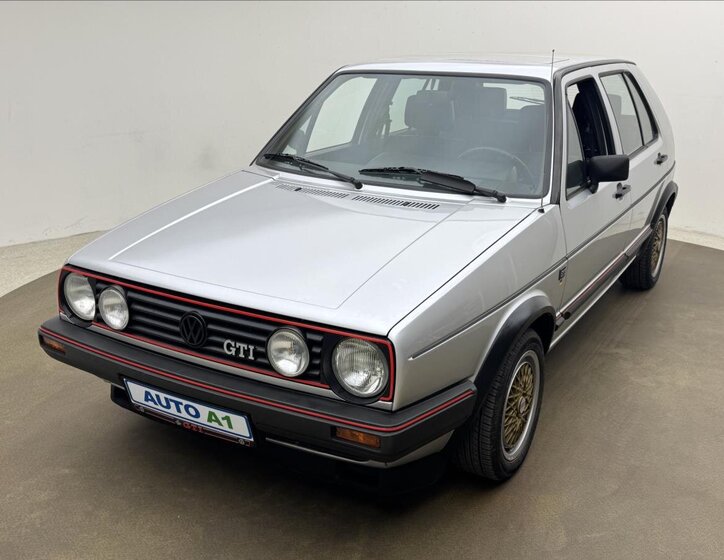 Volkswagen Golf Sedan / Limuzína 1,8 l 79 kw