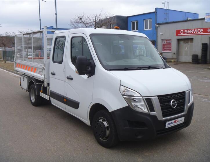 Nissan NV400 3