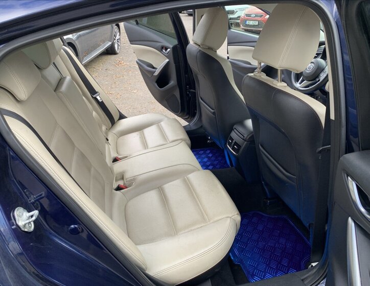 Mazda 6 Sedan / Limuzína 2,2 l 129 kw