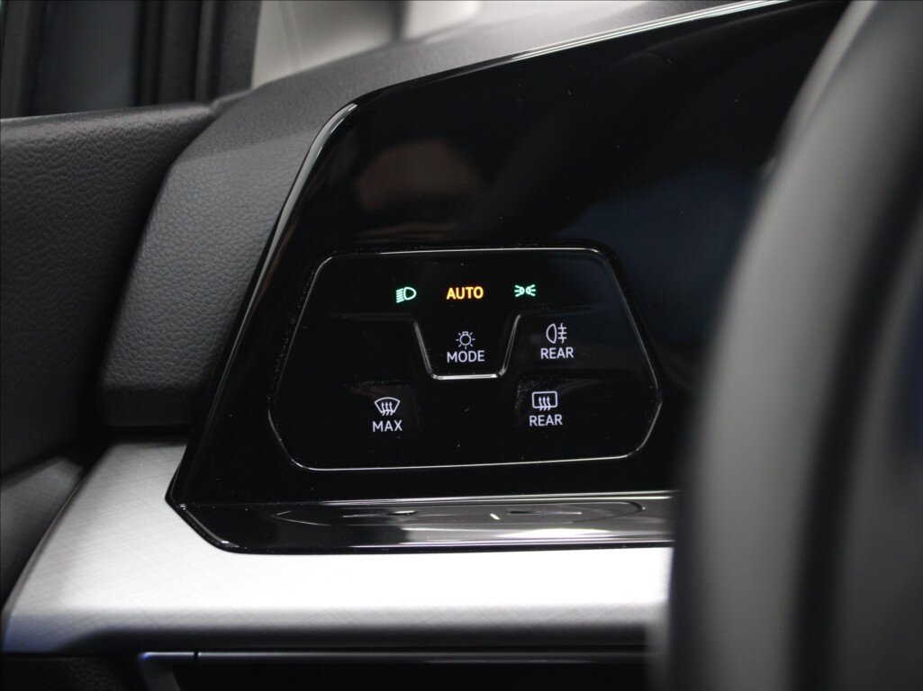 Volkswagen Golf Hatchback 999,0 81 kw