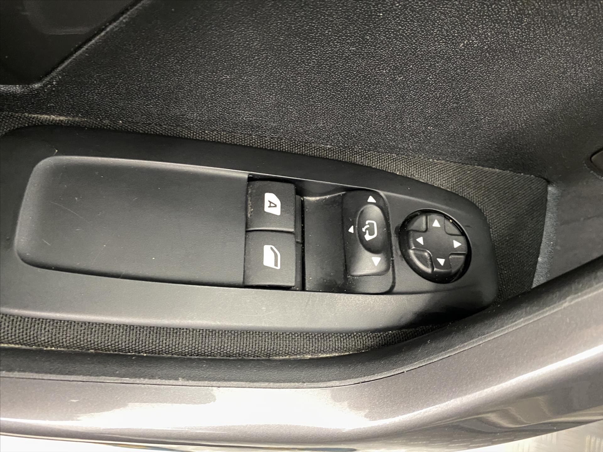 Peugeot 2008 Hatchback 1,2 l 60 kw