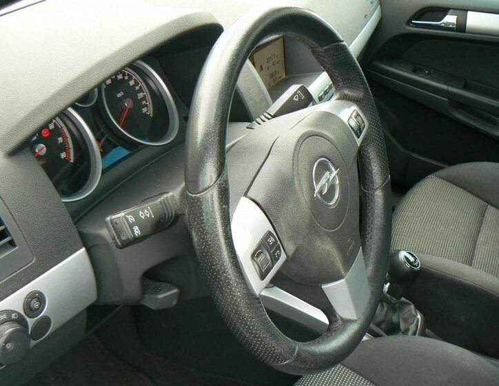 Opel Astra Kombi 2,0 l 147 kw