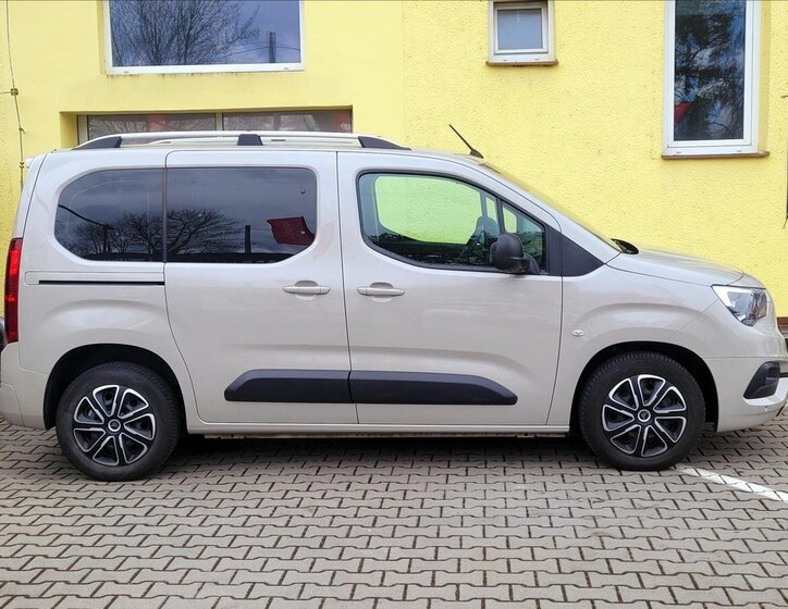 Opel Combo MPV 1,2 l 81 kw