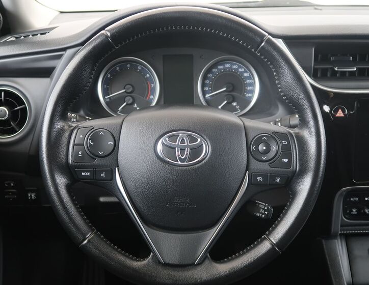 Toyota Corolla 15