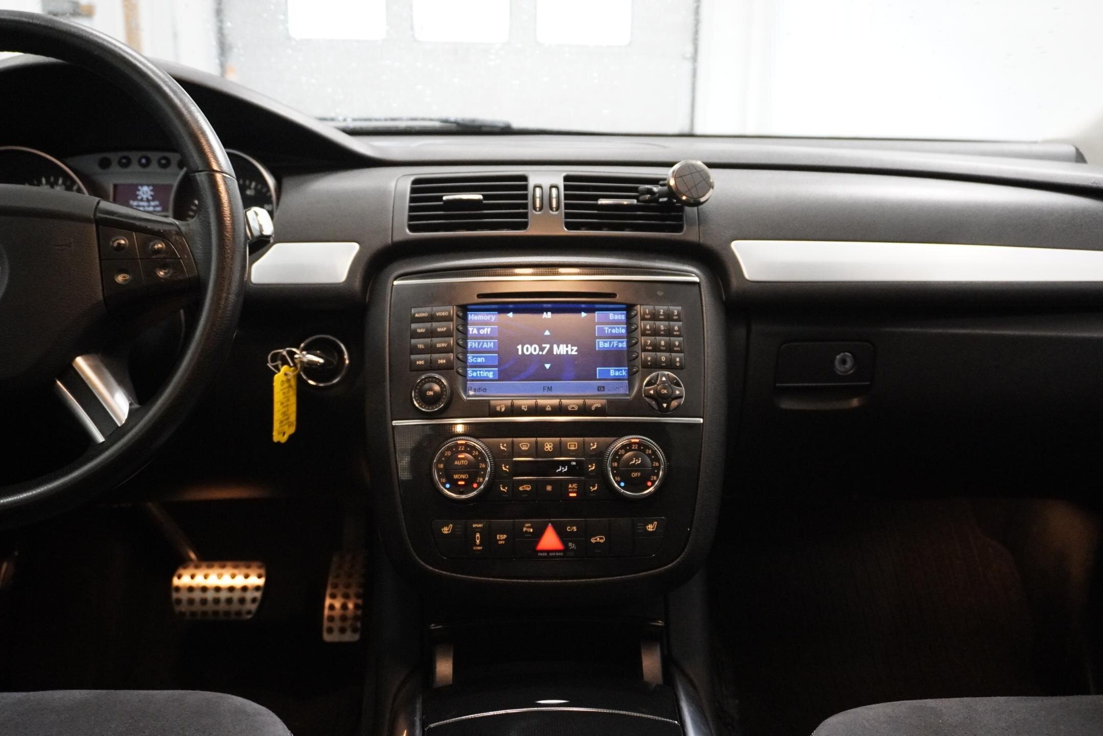 Mercedes-Benz Třídy R SUV 5,0 l 225 kw