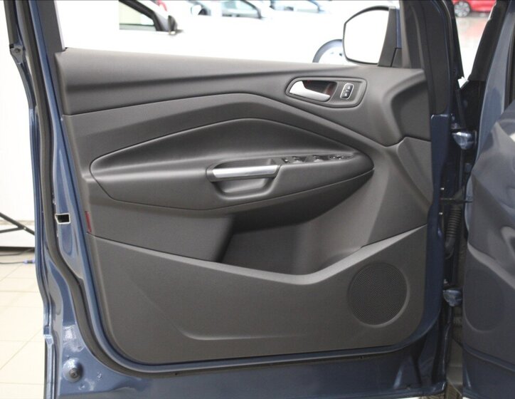 Ford Kuga SUV / Terénní 1,5 l 110 kw