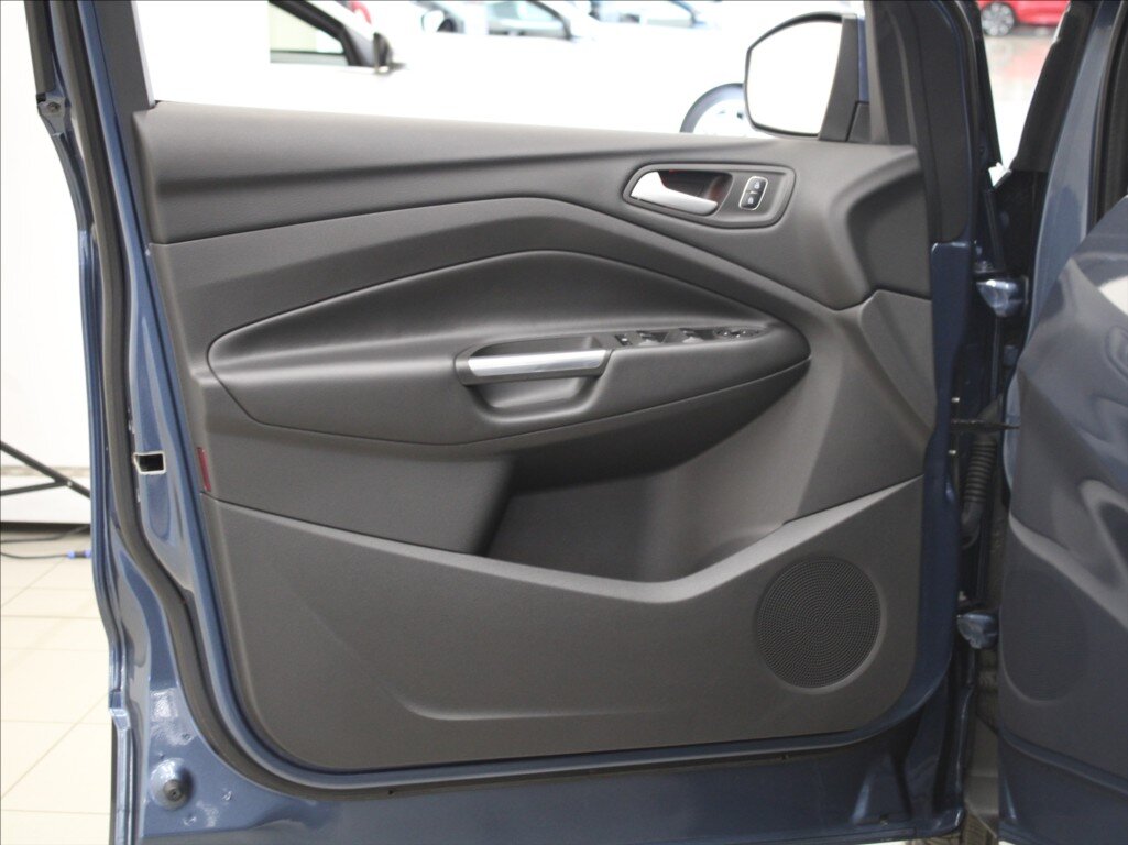 Ford Kuga SUV / Terénní 1,5 l 110 kw