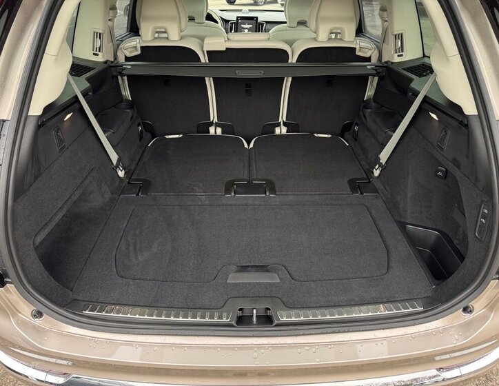 Volvo XC90 SUV / Terénní 2,0 l 184 kw