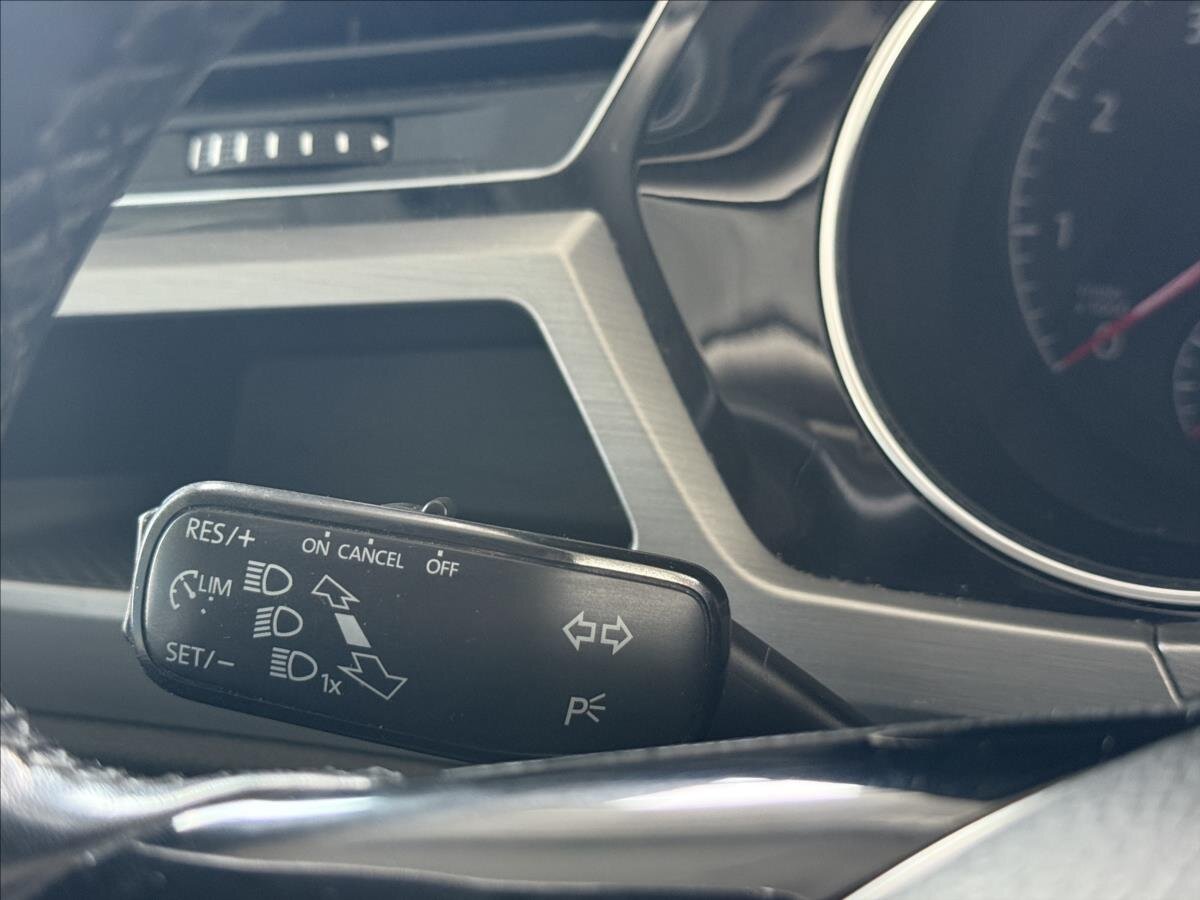 Volkswagen Touran Kombi 1,2 l 81 kw