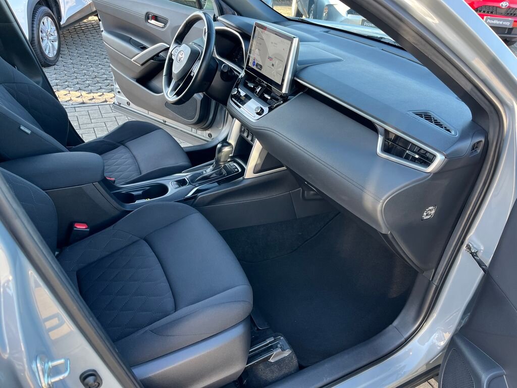 Toyota Corolla Cross SUV / Terénní 2,0 l 112 kw