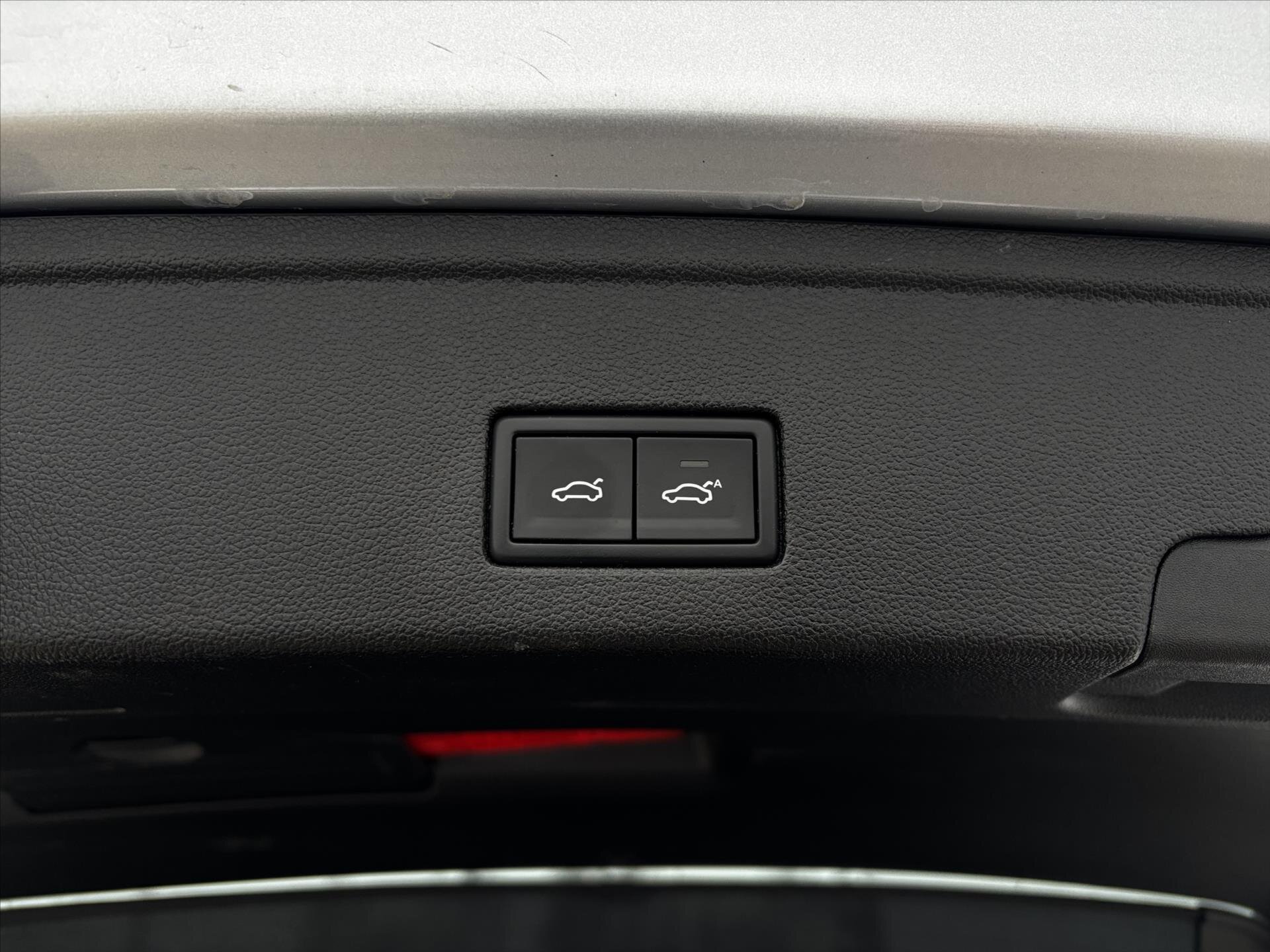 Volkswagen Touareg SUV / Terénní 3,0 l 210 kw