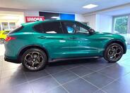 Alfa Romeo Stelvio 4