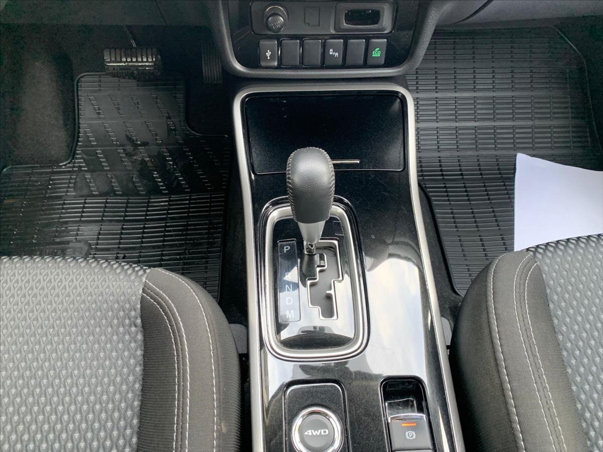 Mitsubishi Outlander SUV 2,0 l 110 kw