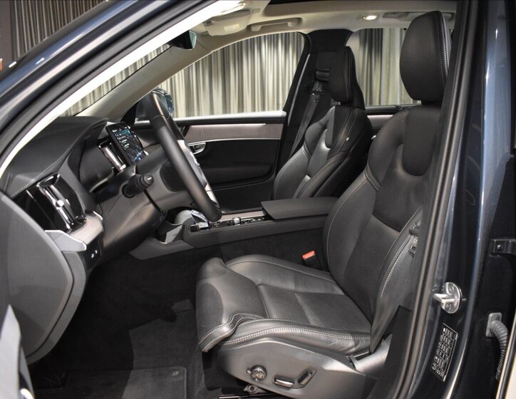 Volvo XC90 SUV 2,0 l 228 kw