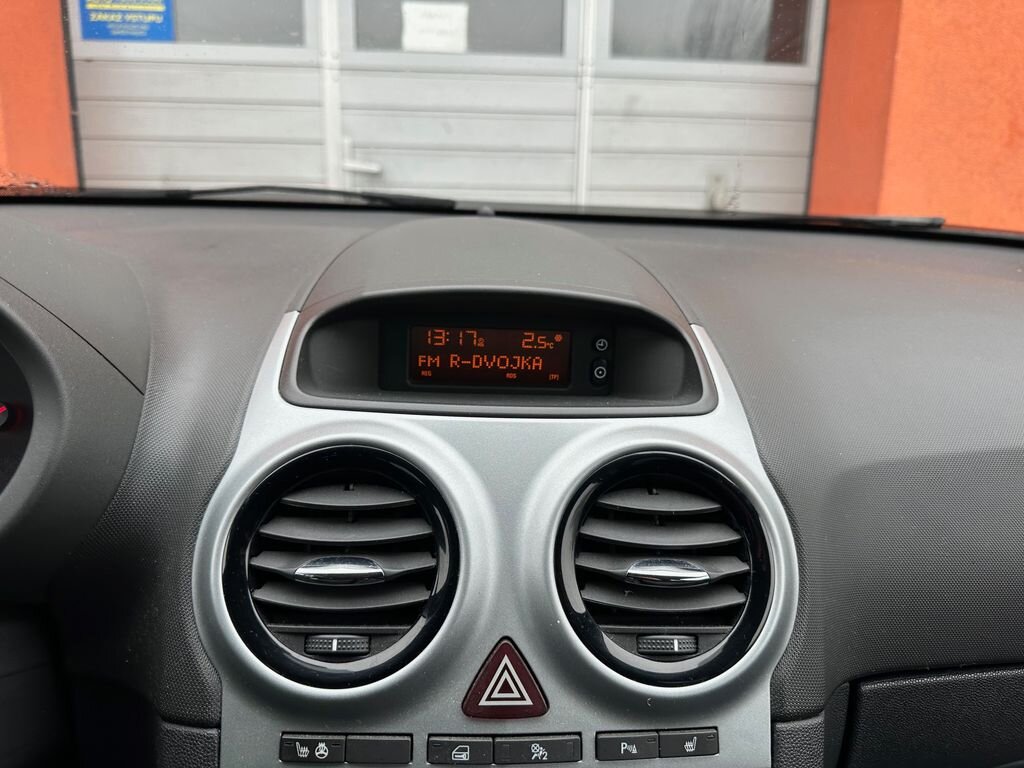 Opel Corsa Hatchback 1,4 l 64 kw