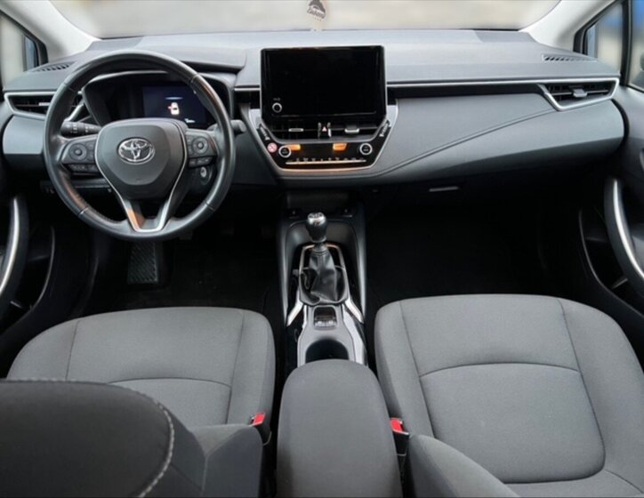 Toyota Corolla Sedan / Limuzína 1,5 l 92 kw