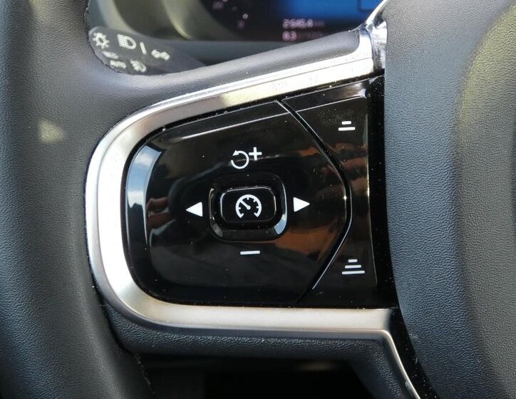 Volvo XC90 SUV / Terénní 2,0 l 173 kw